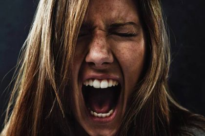 فوبیا چیست؟ درکی جامع از ترس‌های فلج‌کننده و انواع فوبیا