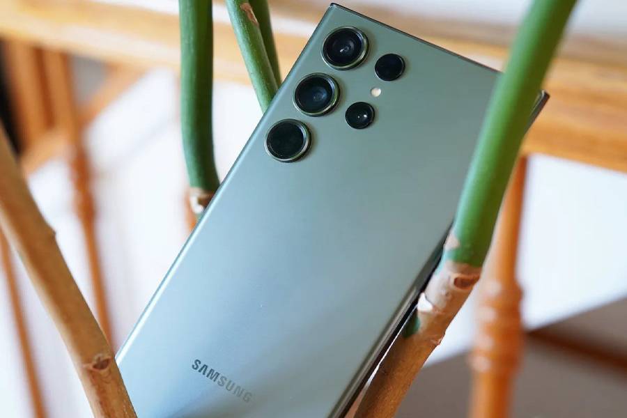 دوربین در گوشی‌های میان‌رده در سال ۲۰۲۵