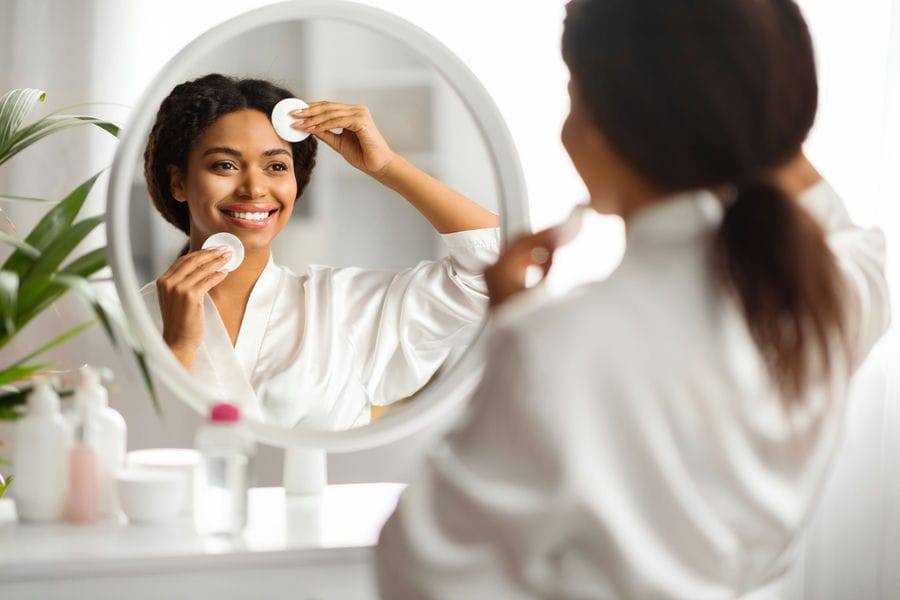 روتین پوستی شبانه برای درخشش پوست