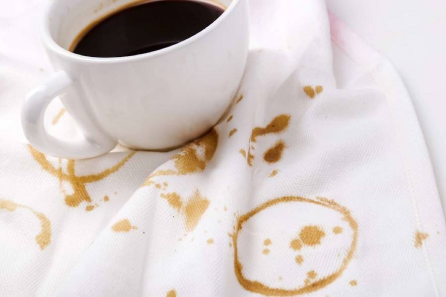 اقدامات فوری برای لکه‌های تازه قهوه