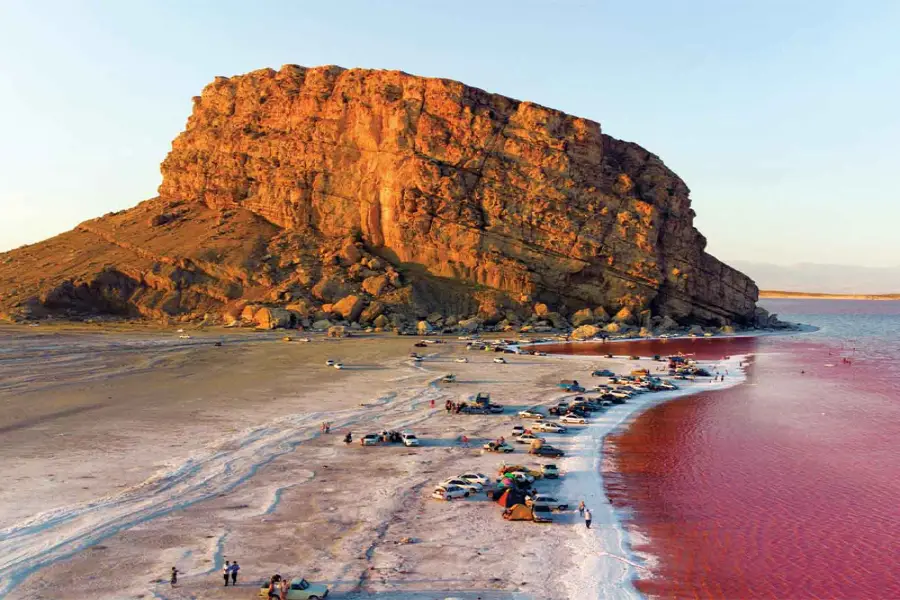 دریاچه ارومیه: نگین فیروزه‌ای آذربایجان