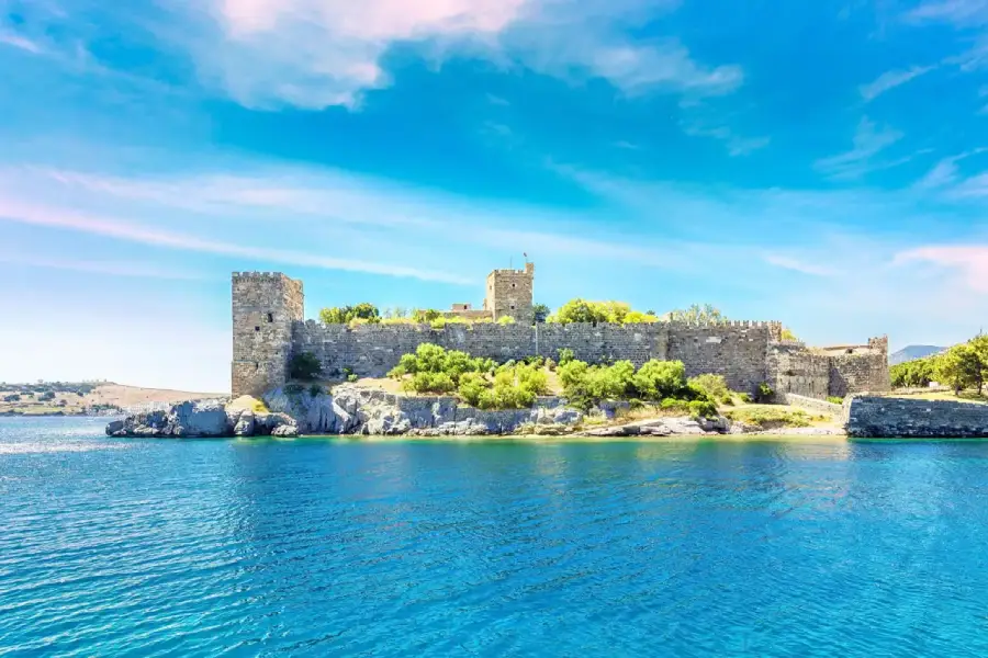 قلعه سنت پیتر (Bodrum Castle): نماد اصلی جاهای دیدنی بدروم