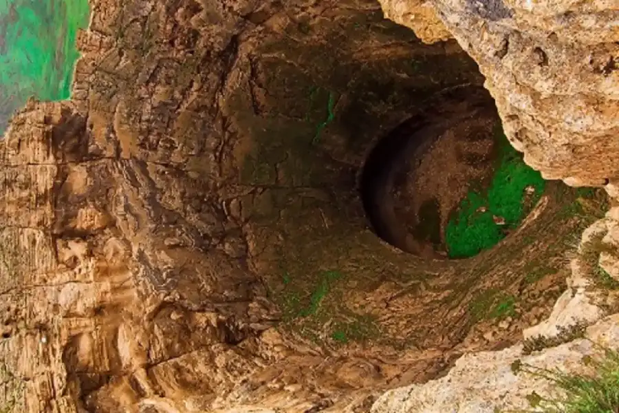 قله دیوحمام در نمک آبرود