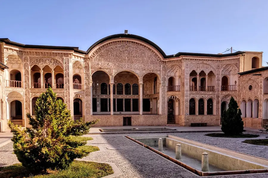 خانه طباطبایی‌ها