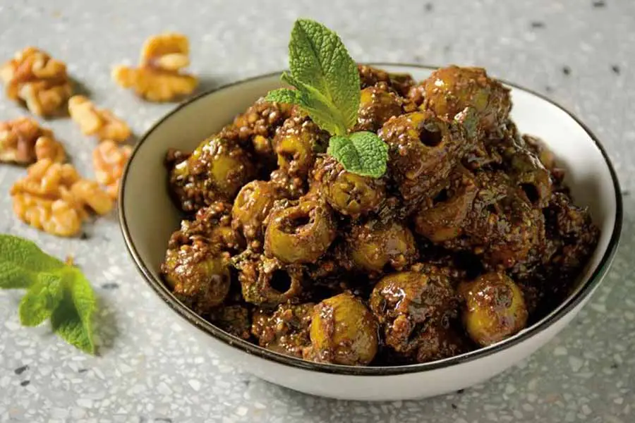 مراحل کامل طرز تهیه زیتون پرورده اصیل شمالی