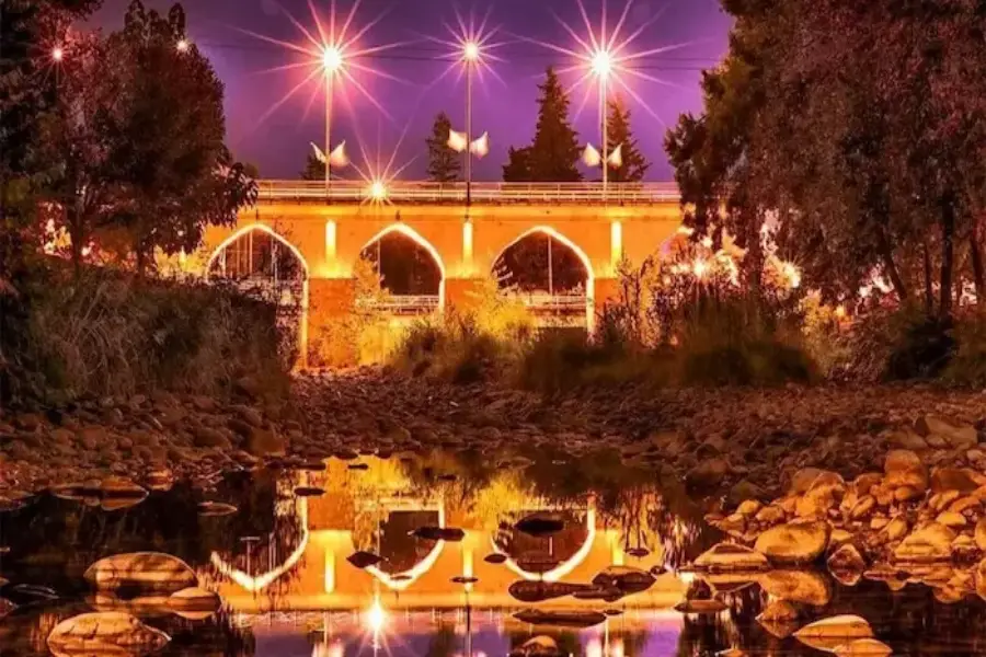 پل دوازده چشمه