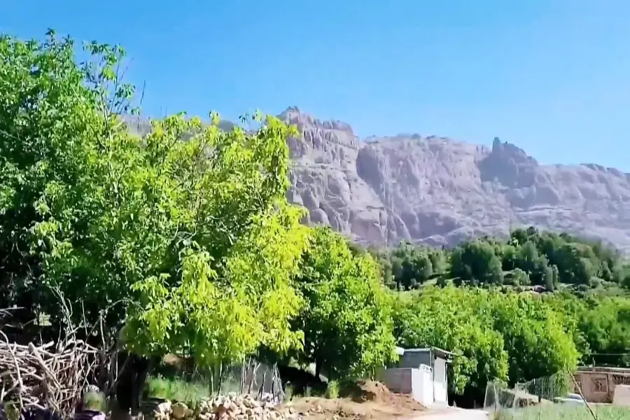 روستای زز و ماهرو