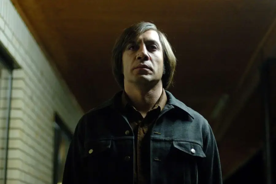 آنتون شیگور (Anton Chigurh) – جایی برای پیرمردها نیست