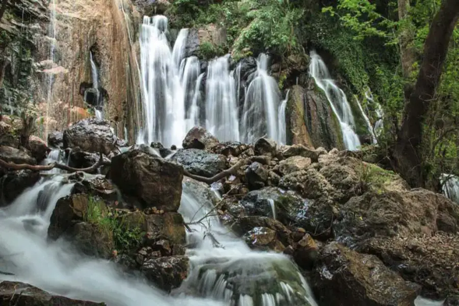 آبشار نوژیان