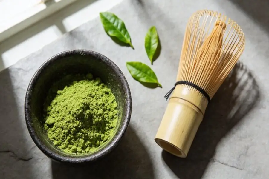 چه کسانی باید در مصرف چای ماچا احتیاط کنند؟